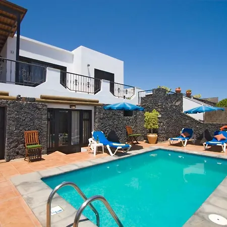 Villa 4 Bedroom Saturn With Private Heated Pool Puerto del Carmen (Lanzarote)