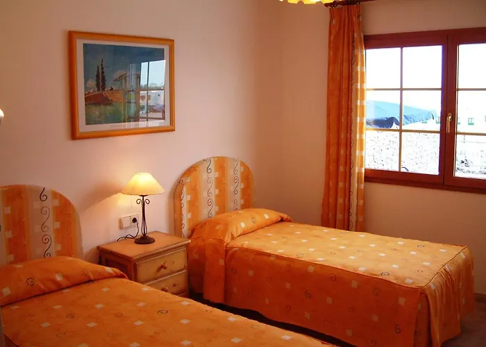 Villa 4 Bedroom Saturn With Private Heated Pool Puerto del Carmen (Lanzarote)