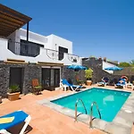 4 Bedroom Saturn With Private Heated Pool Puerto del Carmen (Lanzarote)