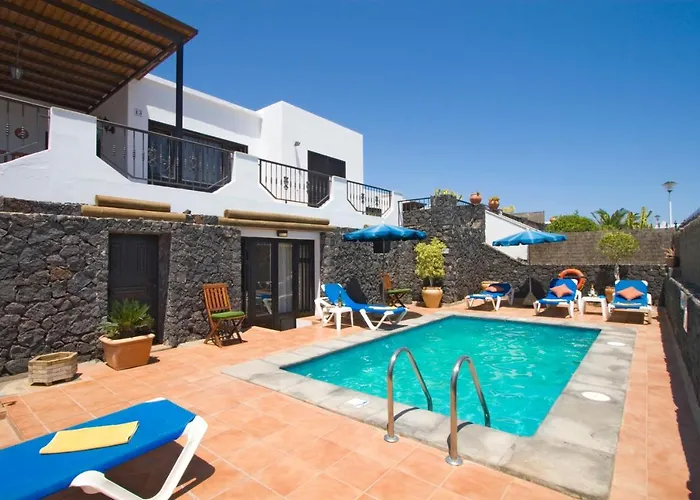 4 Bedroom Saturn With Private Heated Pool *